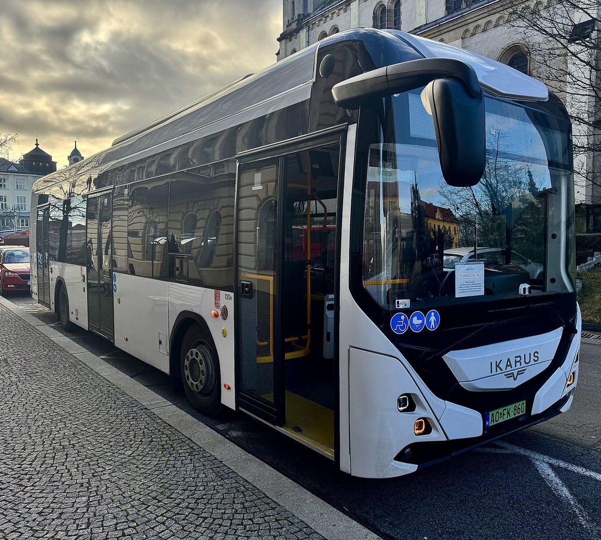 V kladenské MHD testujeme další elektrobus, mezi 18 zdejšími vozy jezdí Ikarus