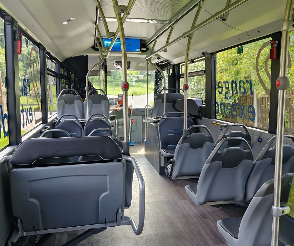 Na linkách v okolí Plzně testujeme elektrobus, cestujícím nabízí obvyklý komfort