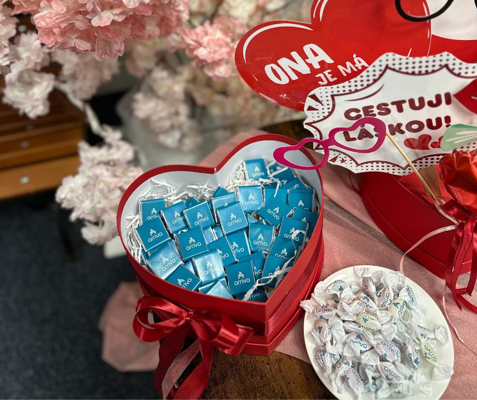 Vyfoťte se na naší zamilované lavičce, pět párů potěšíme valentýnským balíčkem