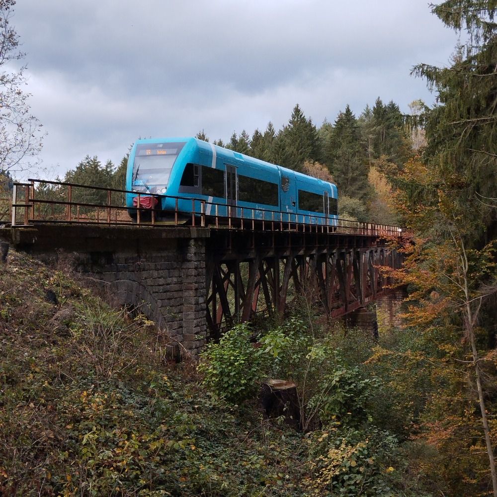 FOTOSOUTĚŽ: Sdílejte s námi nejpovedenější snímky našich vlaků a autobusů