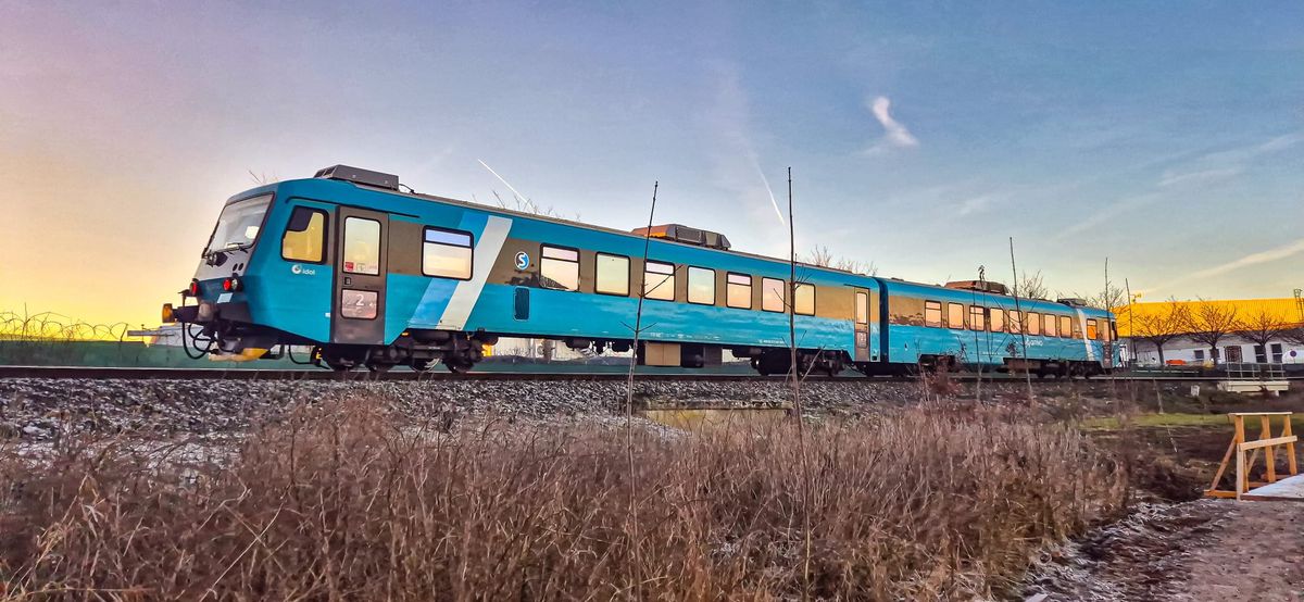 Vítěz fotosoutěže si odnáší cenu v podobě našeho autobusu z kostiček Lega