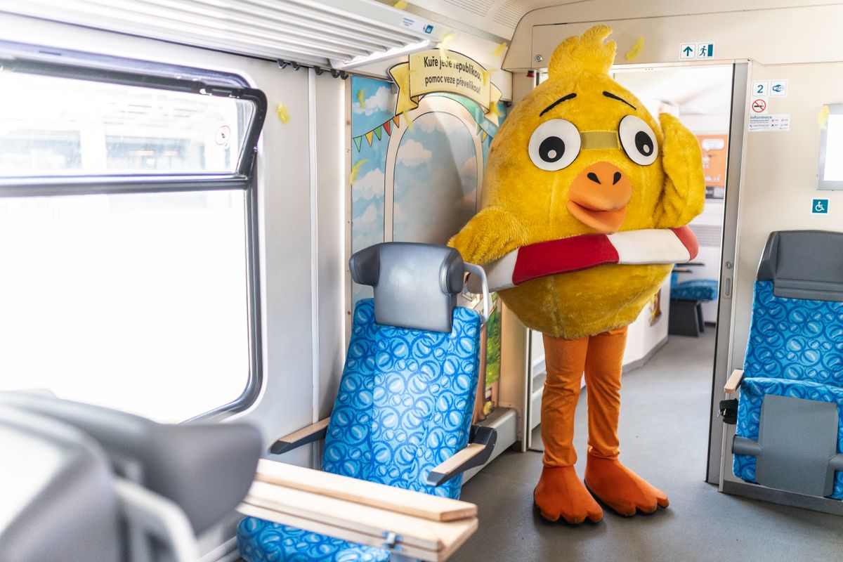Stali jsme se spojencem sbírky Pomozte dětem, po Čechách jezdí vlak s Kuřetem
