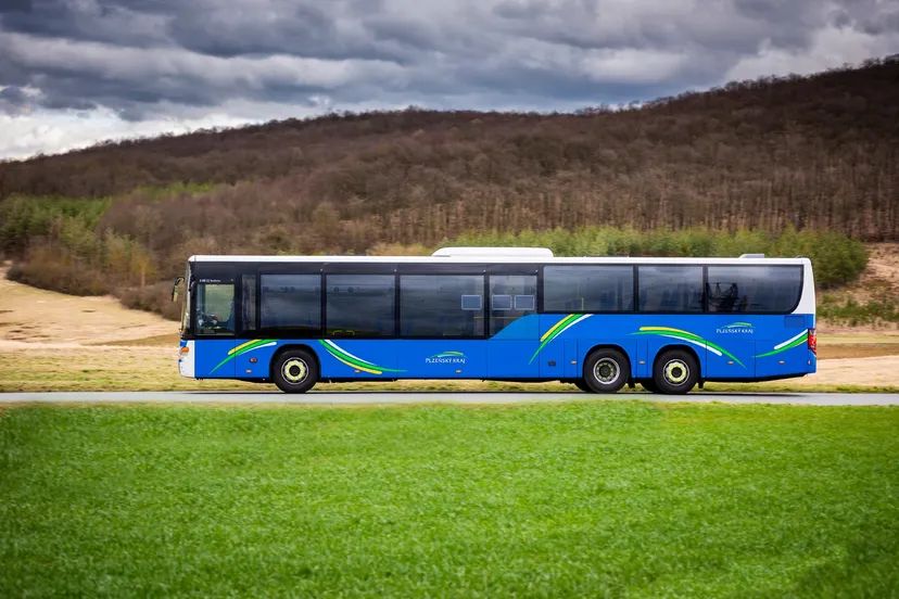 Školní změna jízdních řádů: Nové spoje na Plzeňsku, Olomoucku a v MHD Chrudim