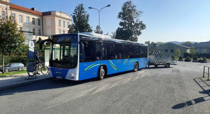 Většina cyklobusů je stále v provozu, nejdéle budou jezdit v Plzeňském kraji