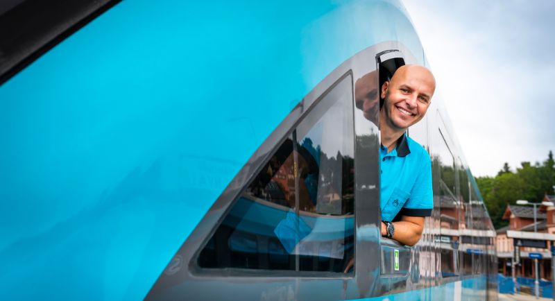 Strojvedoucí s platnou licencí pro motorová a elektrická vozidla