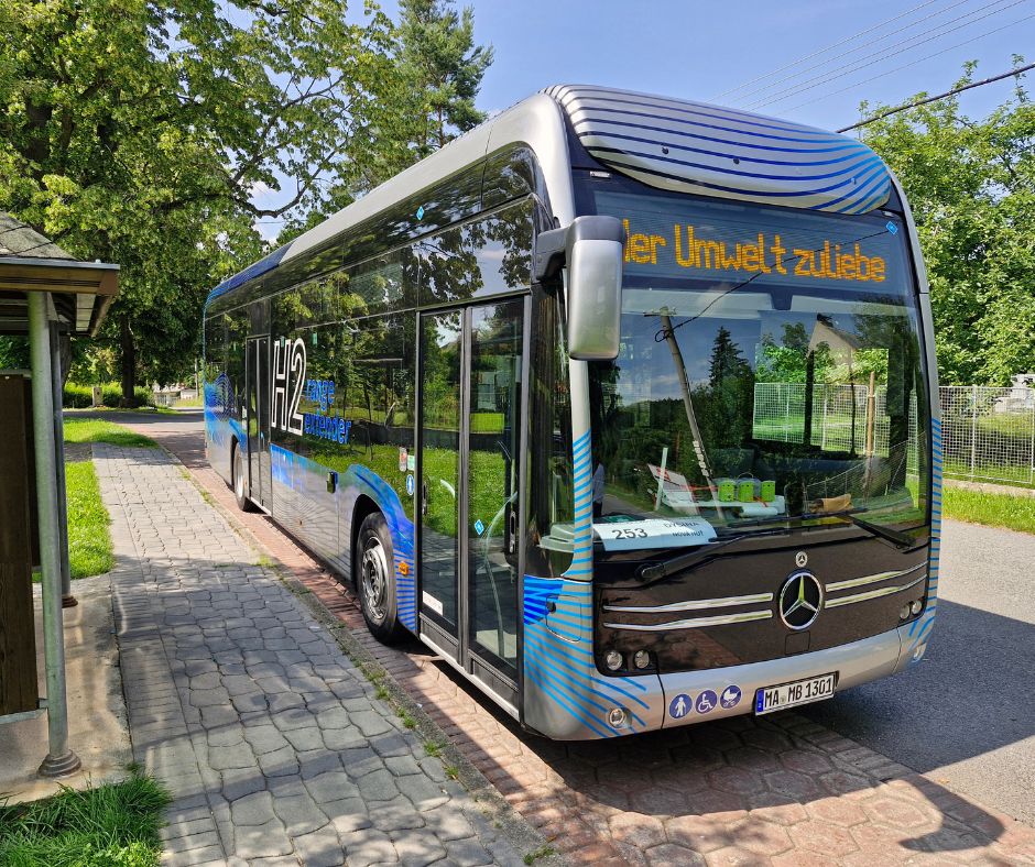 Na linkách v okolí Plzně testujeme elektrobus, cestujícím nabízí obvyklý komfort