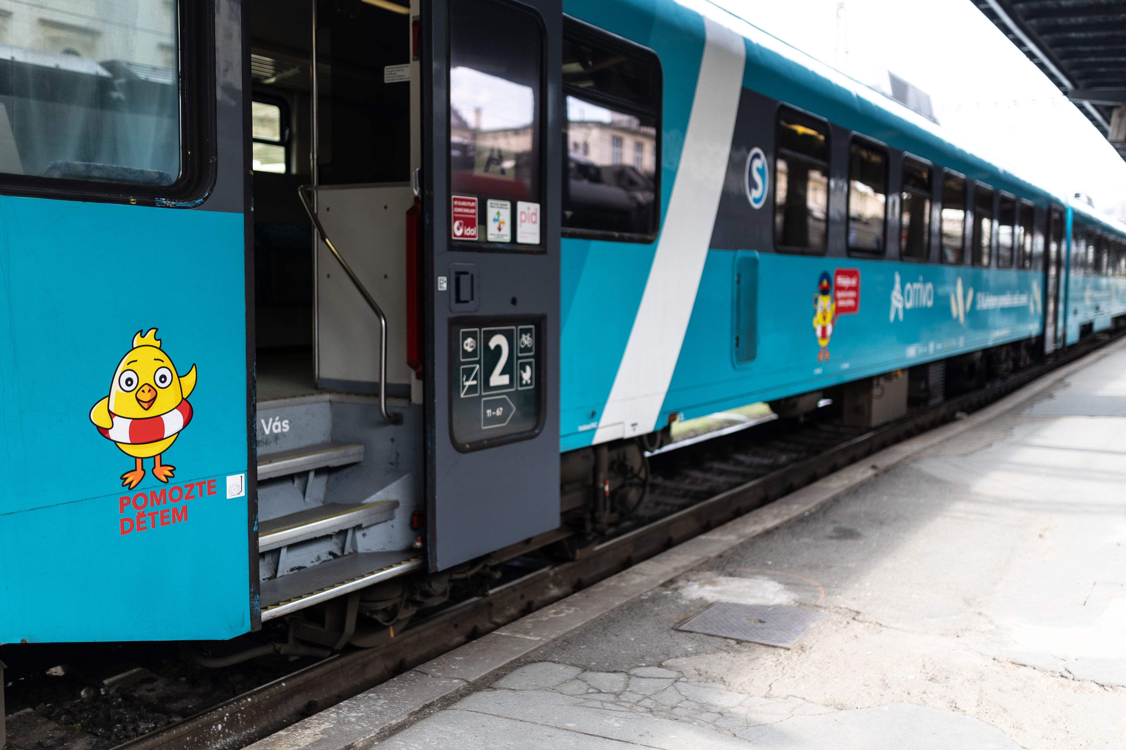 Stali jsme se spojencem sbírky Pomozte dětem, po Čechách jezdí vlak s Kuřetem